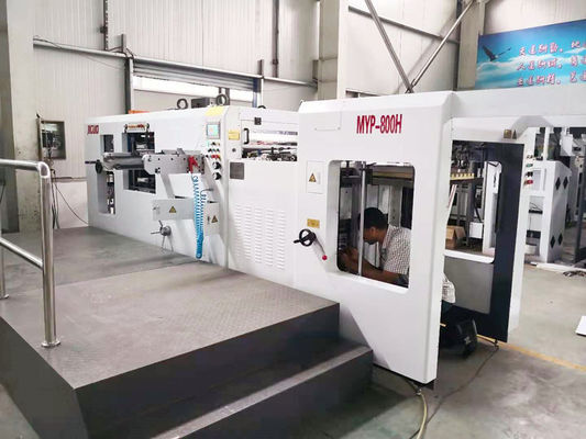 कार्डबोर्ड पेपर मोटाई 120-1500gsm आउटपुट के लिए कोनों में काटने के साथ स्वचालित खिड़की पैचिंग मशीन